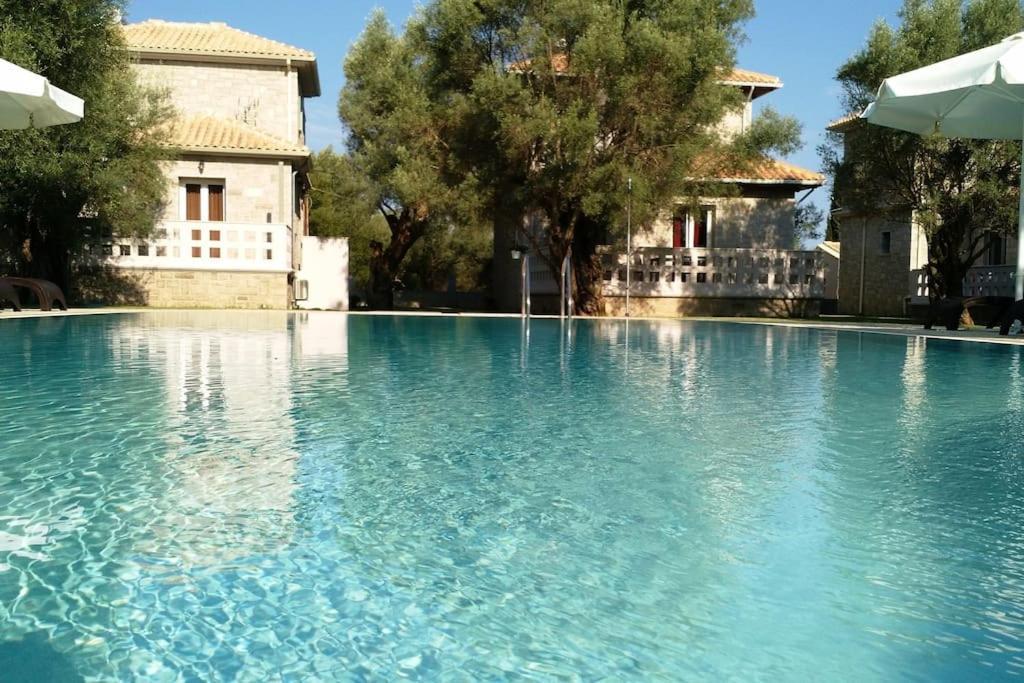 Villa *Drosia*/5' From Town & Sea/Mountain View Frínion Exterior photo